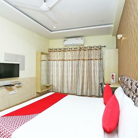 Oyo 16472 Hotel Shree Balram International Raipur  Bagian luar foto