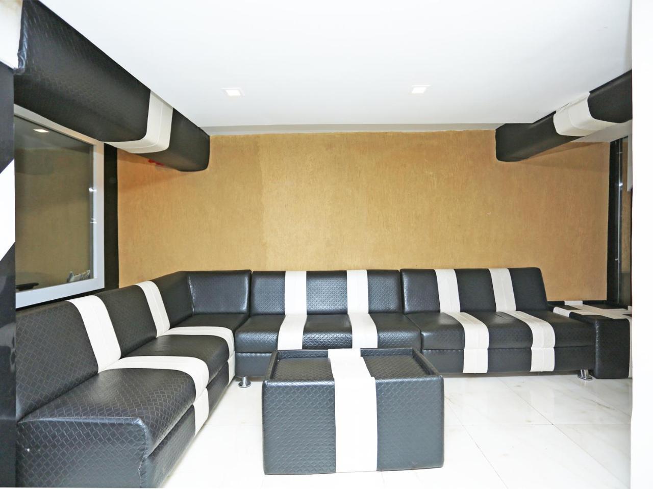Oyo 16472 Hotel Shree Balram International Raipur  Bagian luar foto