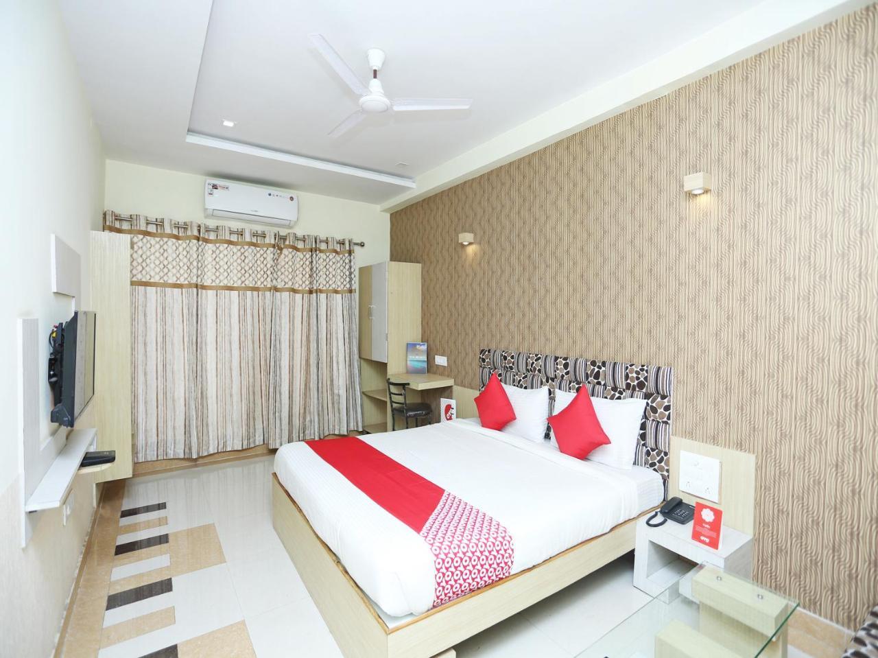 Oyo 16472 Hotel Shree Balram International Raipur  Bagian luar foto