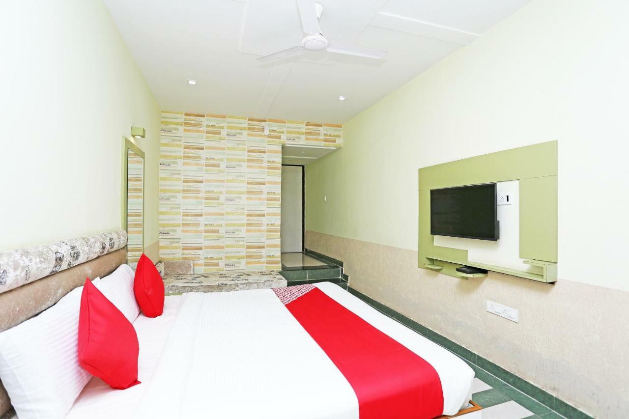 Oyo 16472 Hotel Shree Balram International Raipur  Bagian luar foto